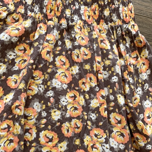 Adorable Floral Skirt Frenchi - Picture 2 of 4